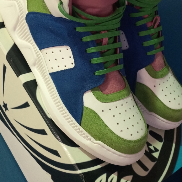 Limited Edition Never Satisfied Exclusive Hi-Top Retro Sneakers main image 5